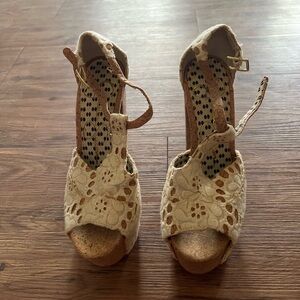 Jessica Simpson heels